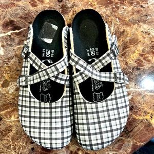 New never worn. Ladies size 8 mens size 6